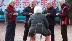 Китай повышает пенсии 60-летним мужчинам и 50-летним женщинам