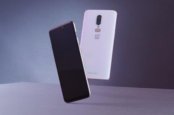 Белый вариант дизайна OnePlus 6 silk white