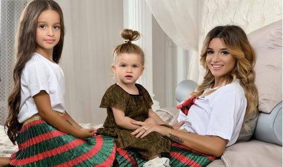Ксения Бородина с дочерьми Марусей и Теей