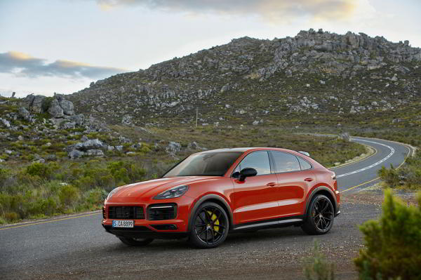 У Porsche Cayenne срезало часть крыши. Любители кросс-купе ликуют!