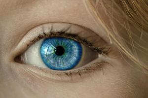 Учёные изобрели имплант, способный вернуть зрение слепым людям