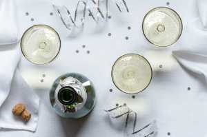 Как выбрать шампанское к новогоднему столу: советы экспертов Роскачества