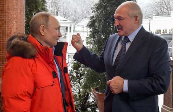 
Россия возобновит поставки нефти в Белоруссию, но без скидок
